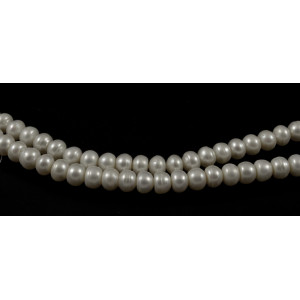 CULTURED FRESHWATER WHITE PEARLS BUTTON 8MM